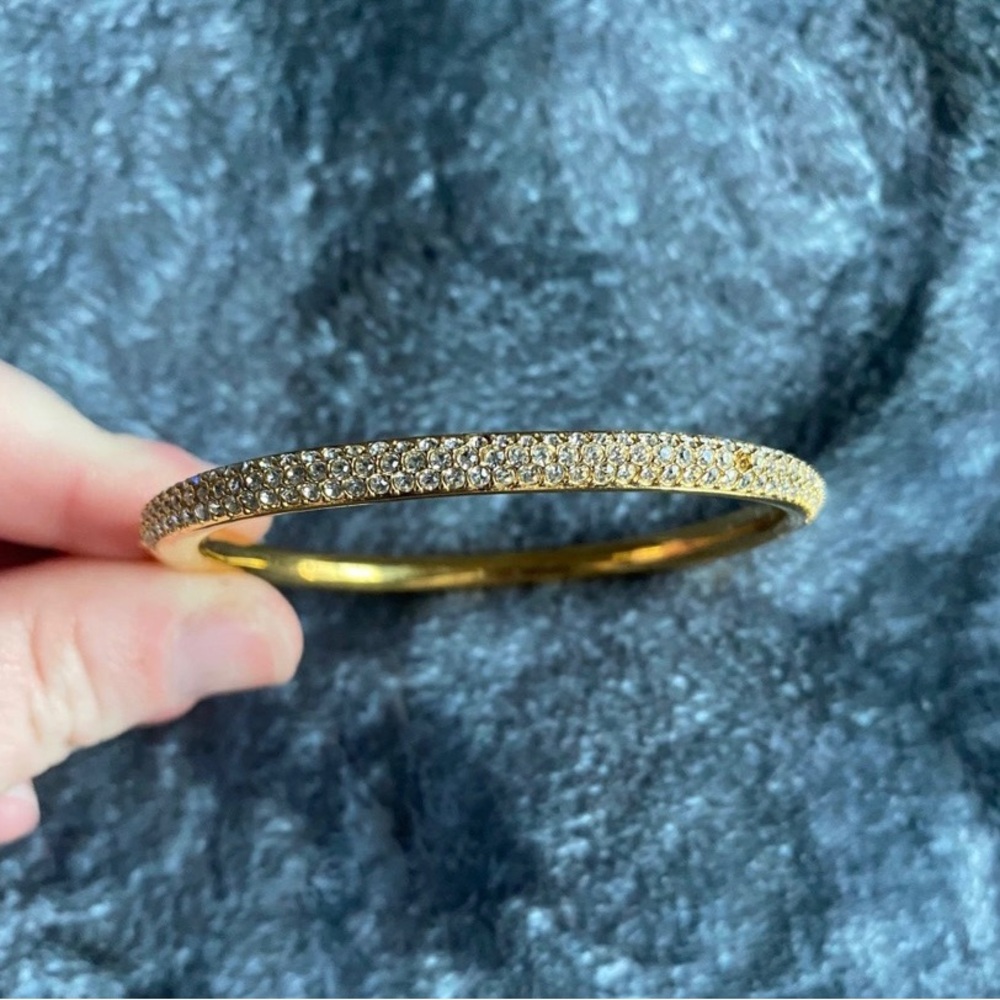 14K White Sapphire Bangle